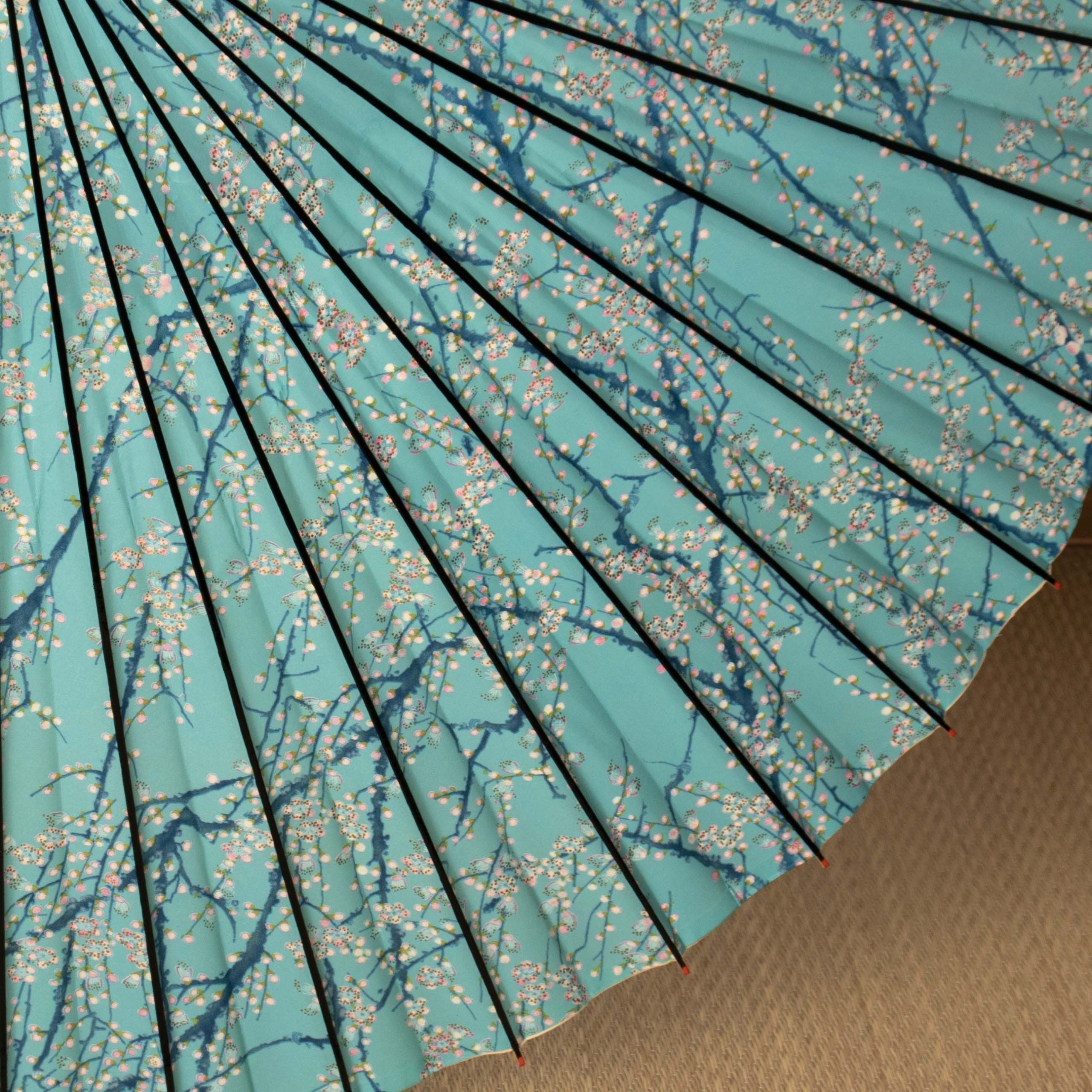 Sky Blue and Ume Nagare / Kinsai Kyo-yuzen