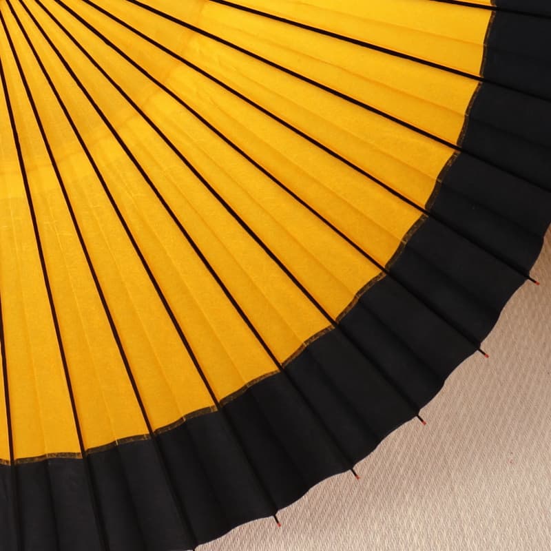 軒色変わり -黄金に漆黒-