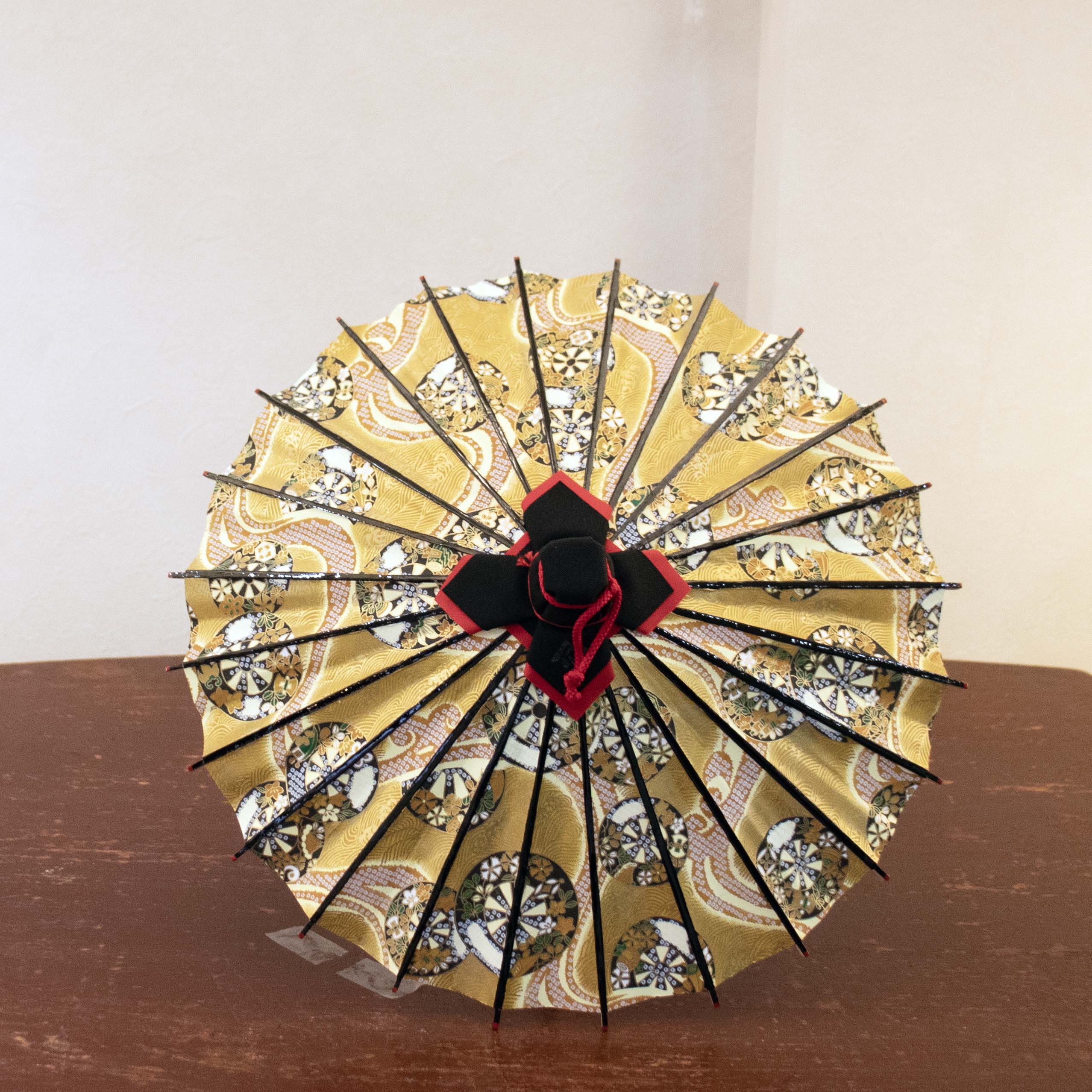 姫和傘 『金彩御所車』