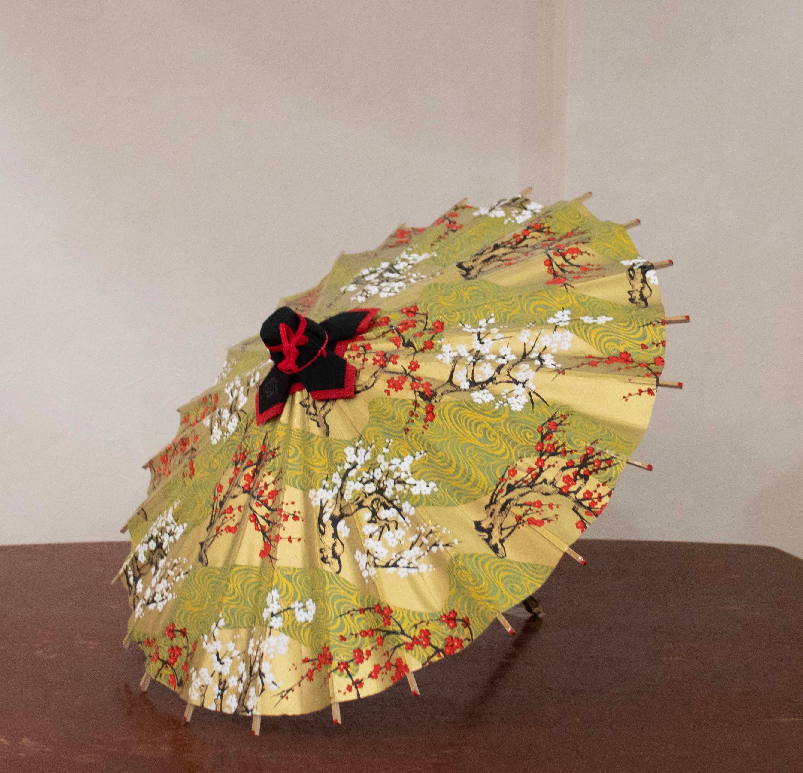 姫和傘 大寸 『金彩 観世流水』若草色