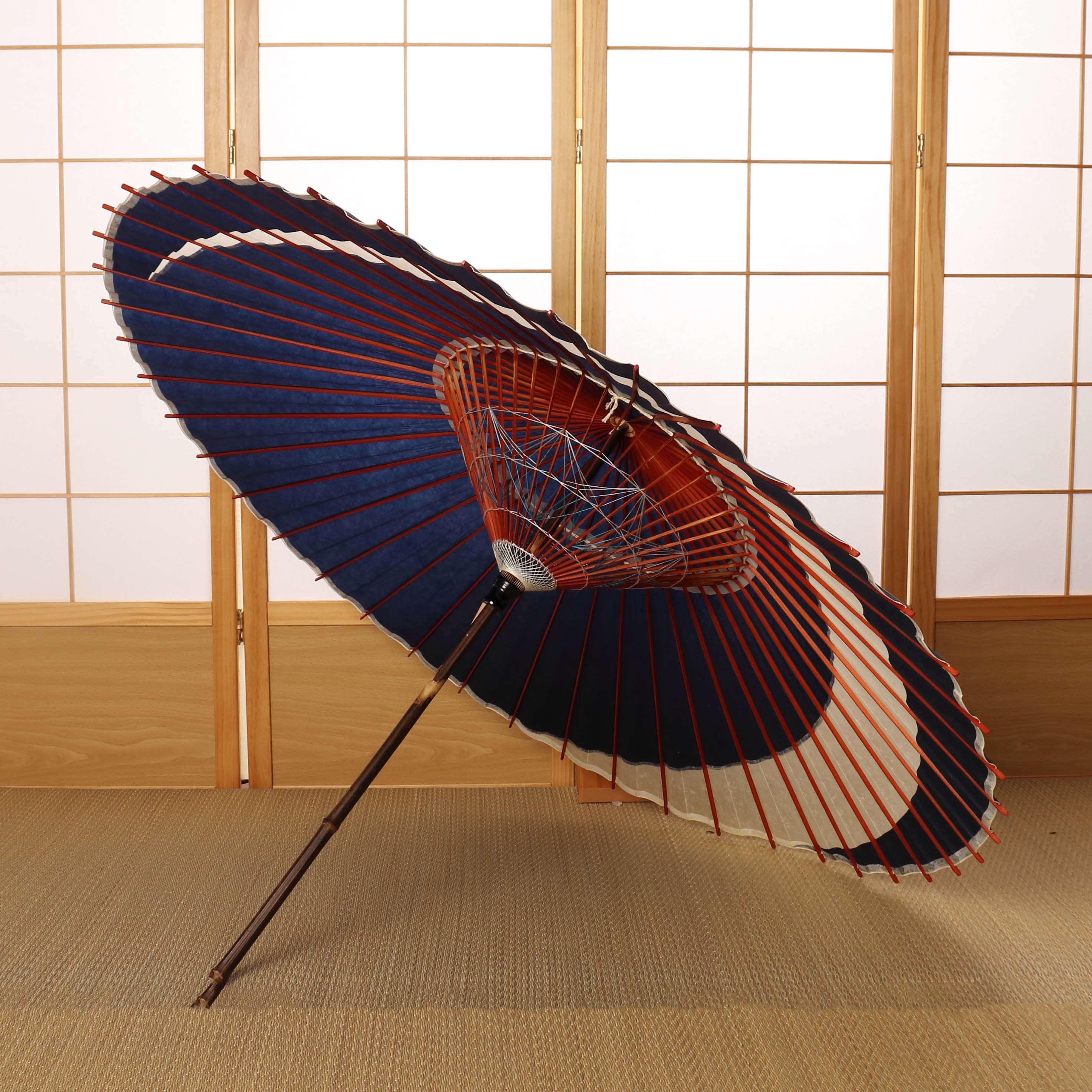 和傘｜番傘｜蛇の目傘｜和のディスプレイ｜古典柄 巴『蒼月』｜京都