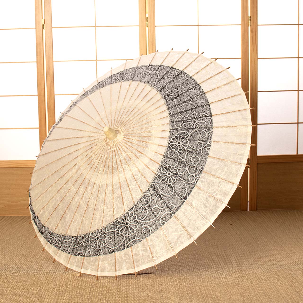 落水重ね 『三日月奴』菊唐草 墨紗 - 日本最古の京都和傘屋 辻倉