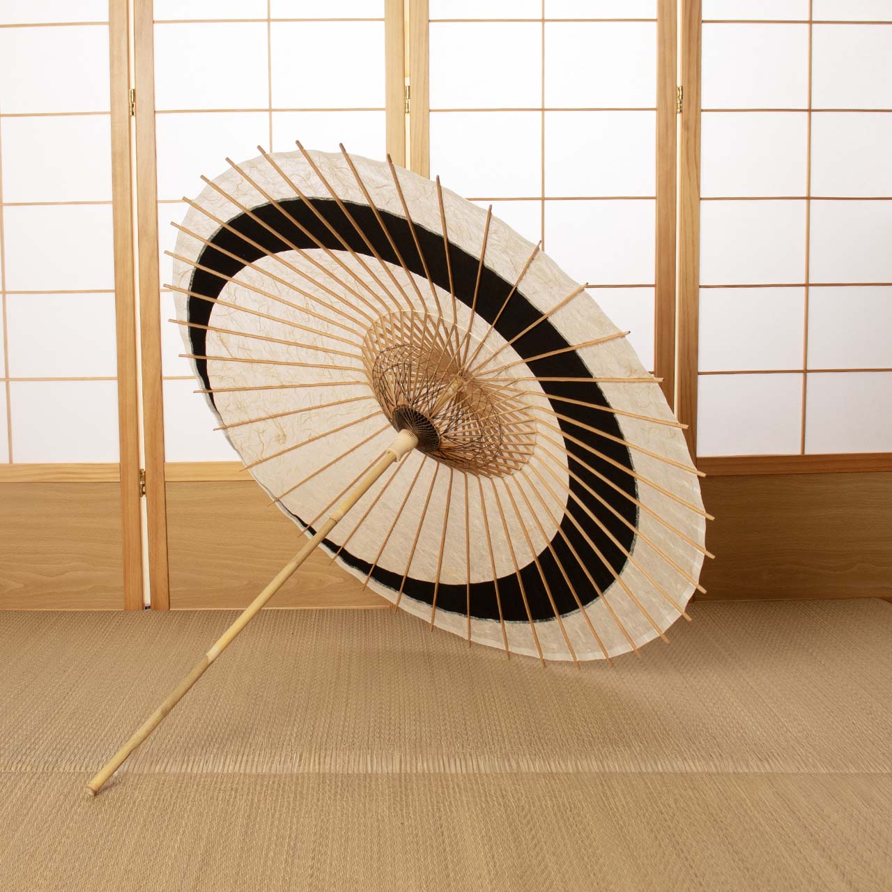 落水重ね 『三日月奴』菊唐草 墨紗 - 日本最古の京都和傘屋 辻倉