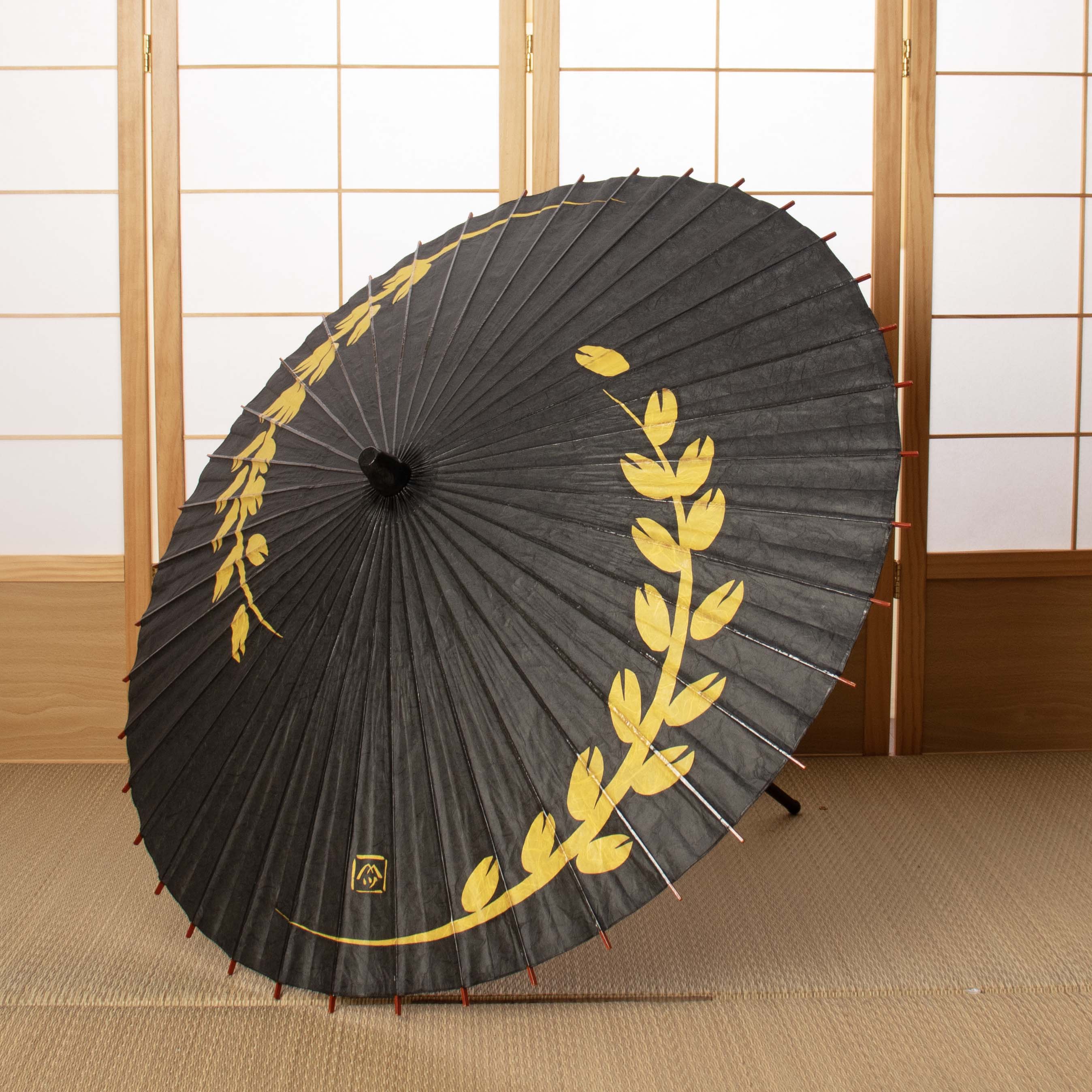Black bamboo Japanese parasol / Gen Unryu / Kirie "Peony"