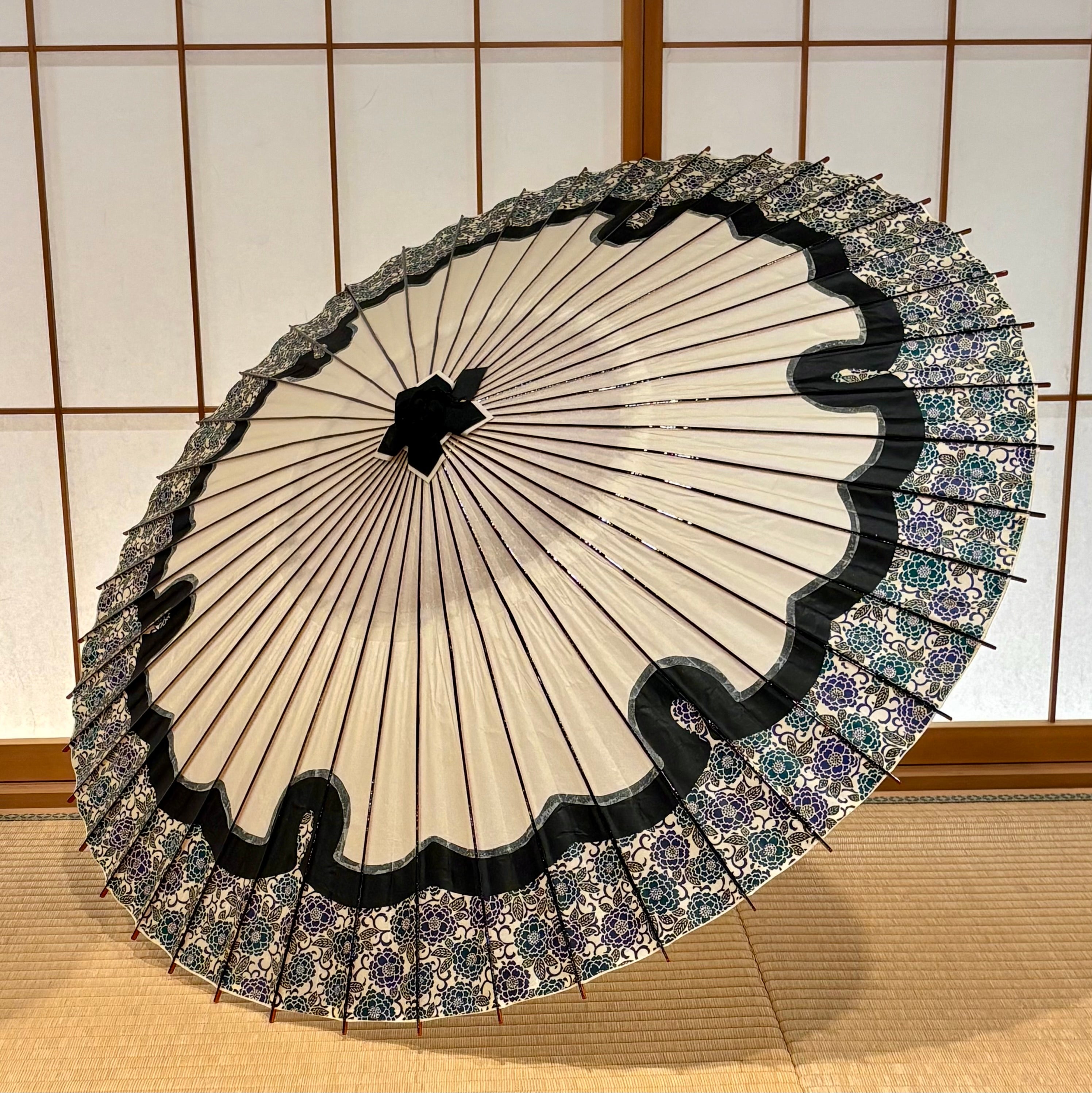 和傘は和紙と竹で出来ている - 日本最古の京都和傘屋 辻倉