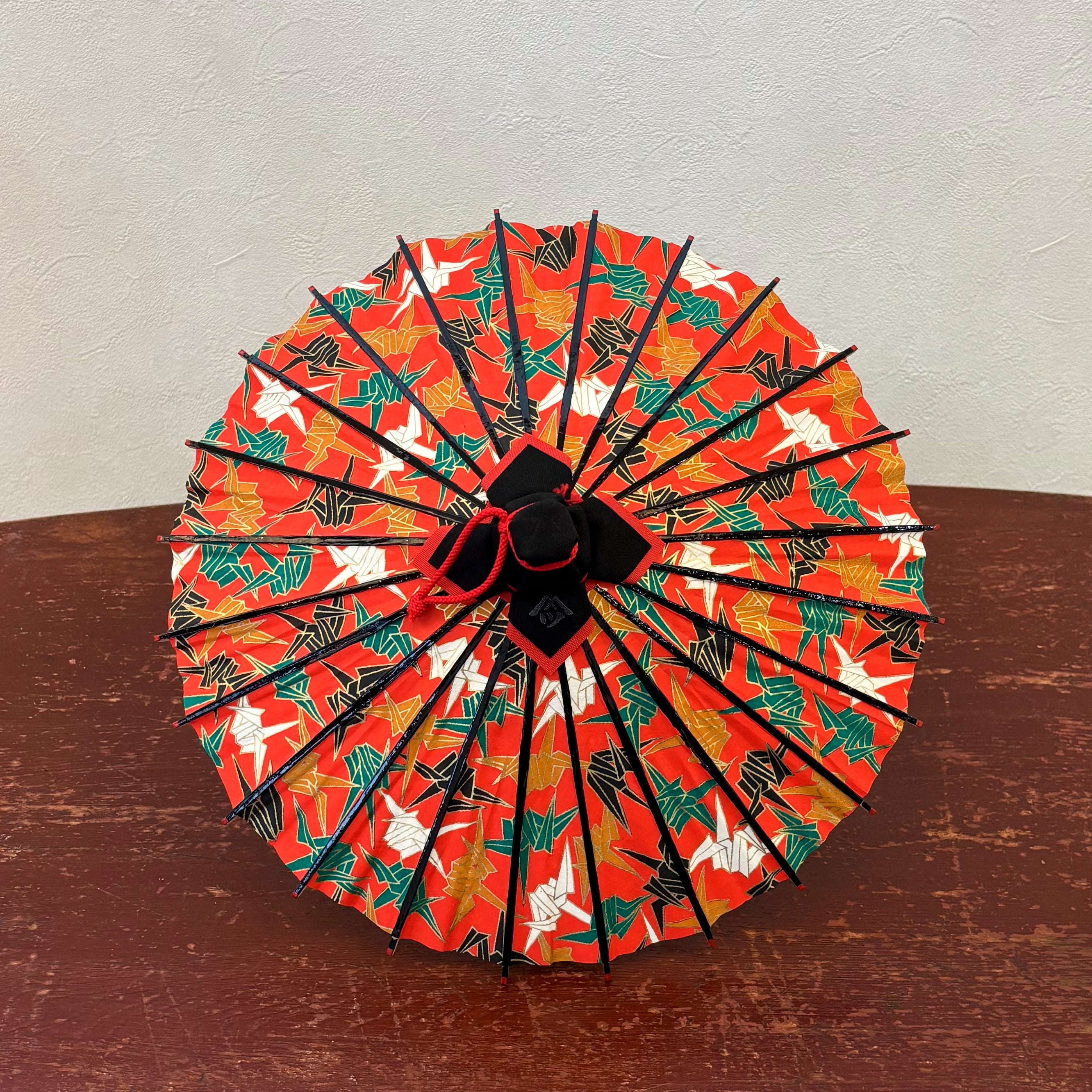 姫和傘 『紅地に金彩折鶴』