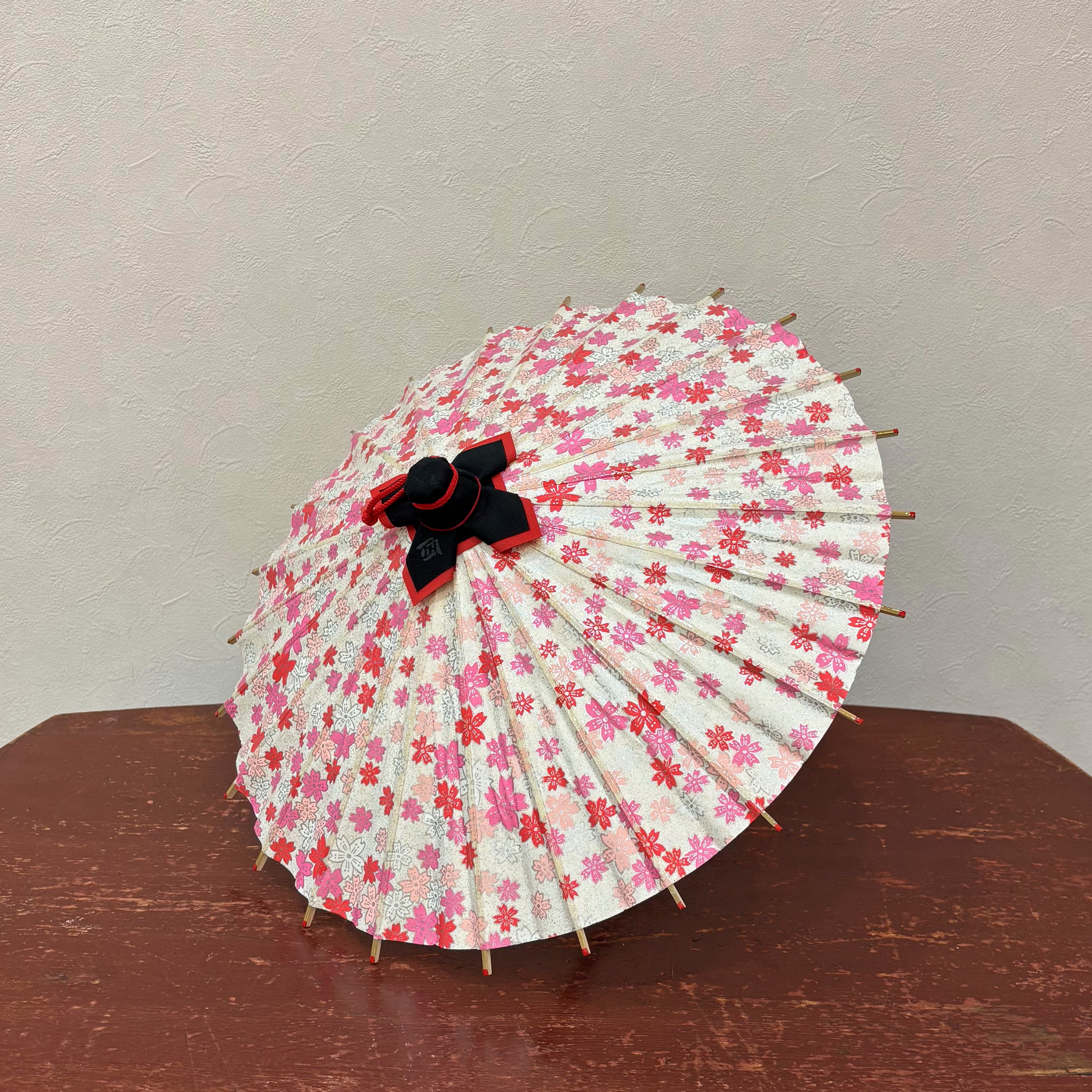 姫和傘 『匠の小さな和傘』白地にリボン桜