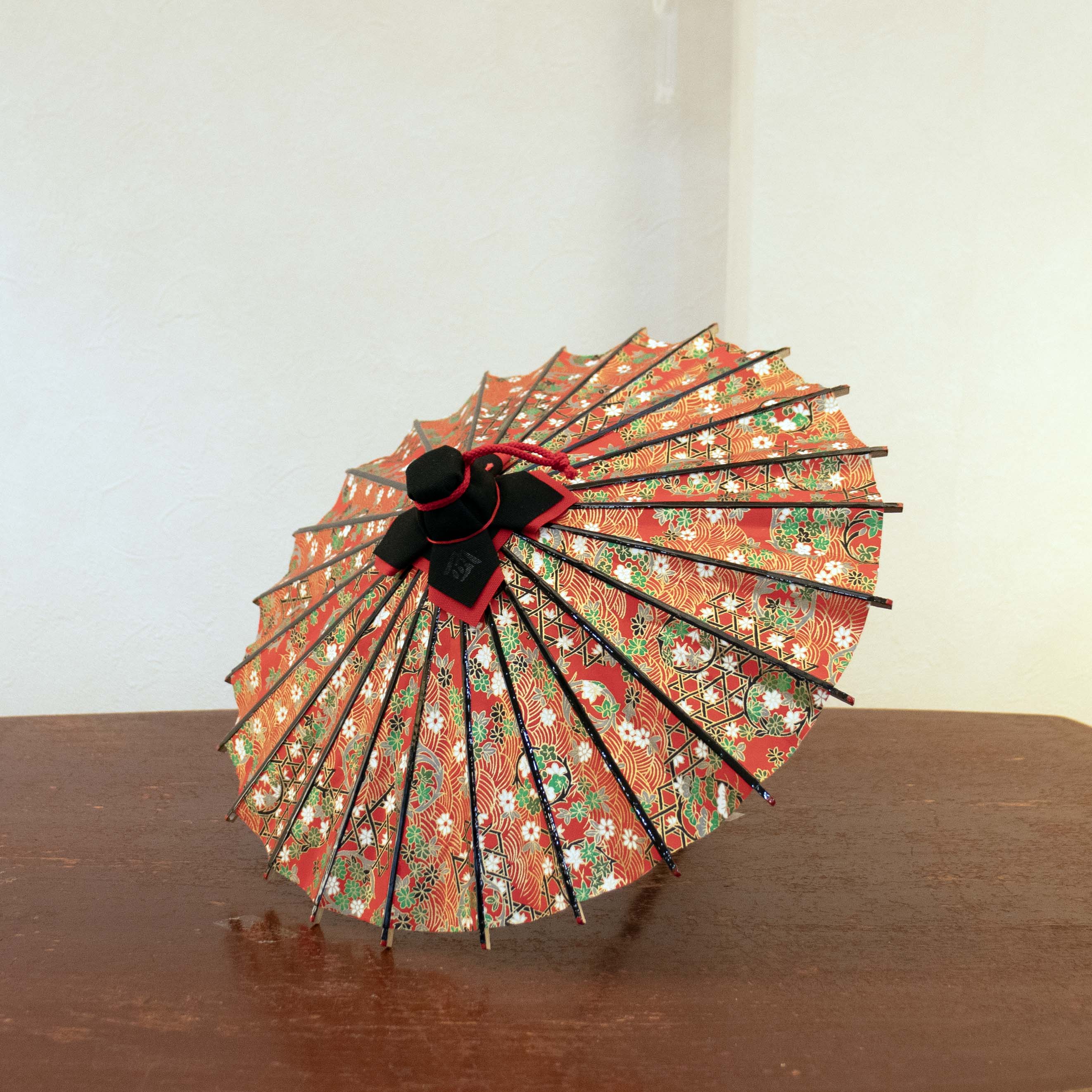 ミニサイズの和傘｜姫和傘 金彩文様｜ 京都和傘屋 辻倉 - 日本最古の