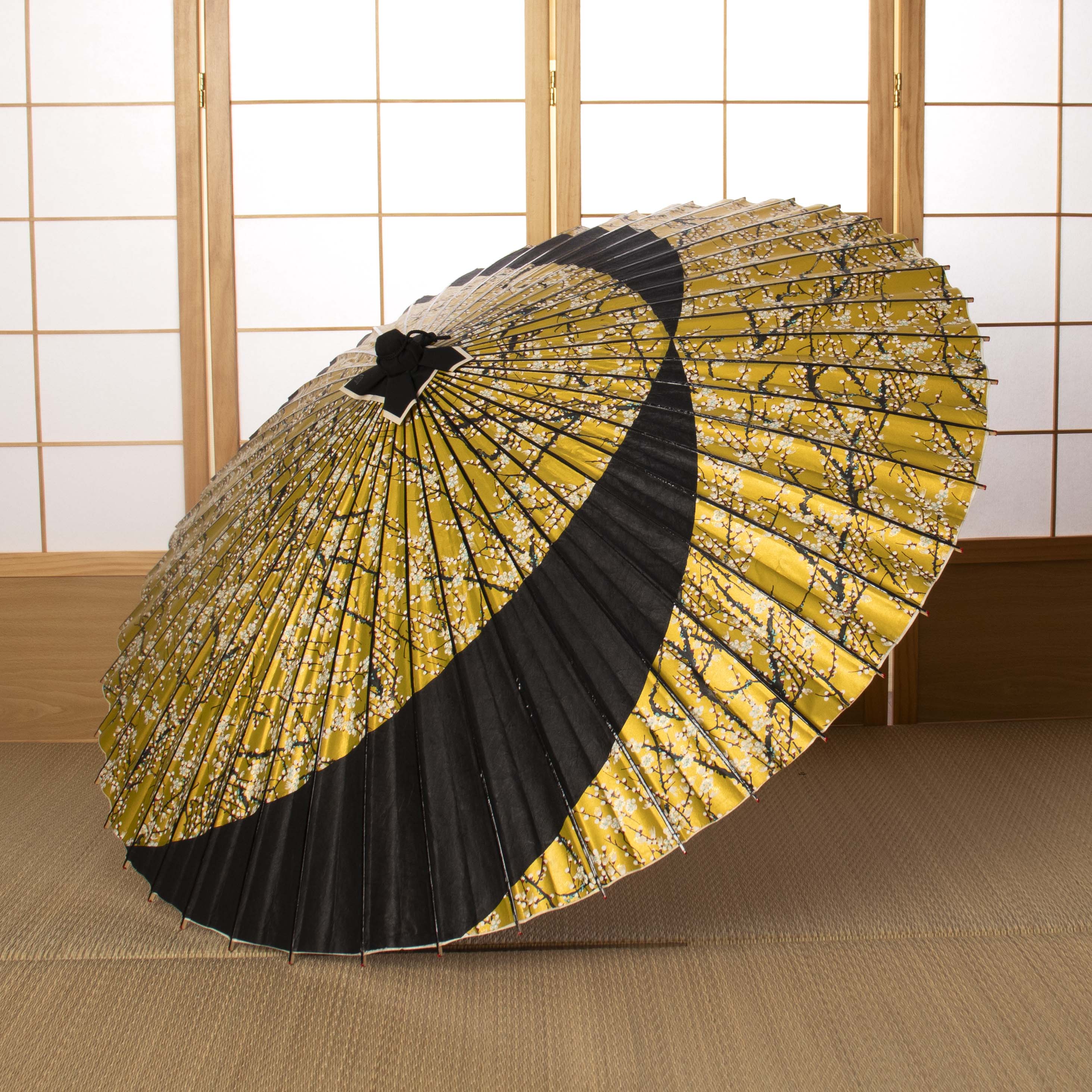 どん兵衛　和傘 和かさね 『金彩梅流水に漆黒』 - 日本最古の京都和傘屋 辻倉