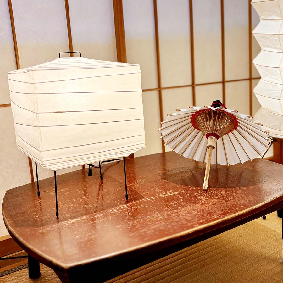 姫和傘  雪輪に四季の花