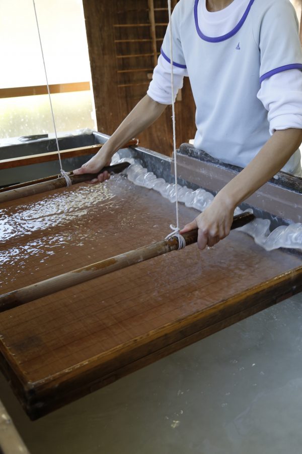 京都黒谷の手漉き和紙