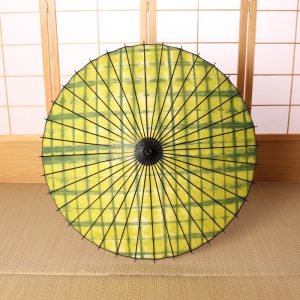 黄緑の絞り染め和紙の日傘
