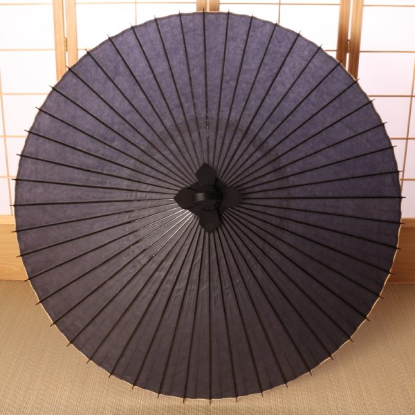 青とグレーの中間的な色味の日本の番傘