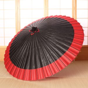 黒と赤の和傘