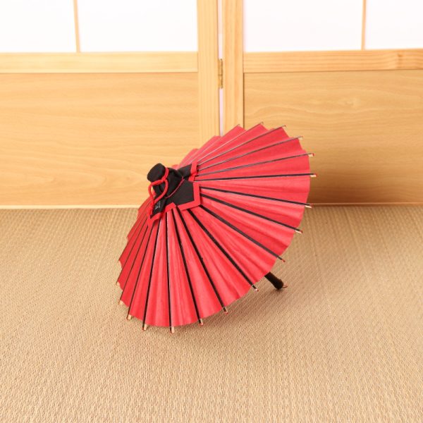 ミニサイズの赤色の和傘