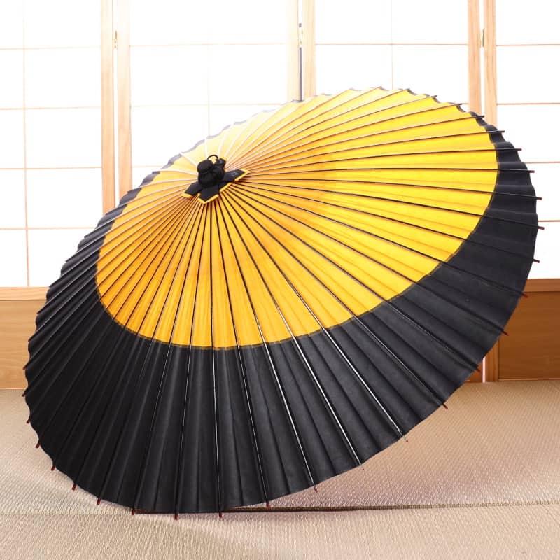 黄と黒の和傘