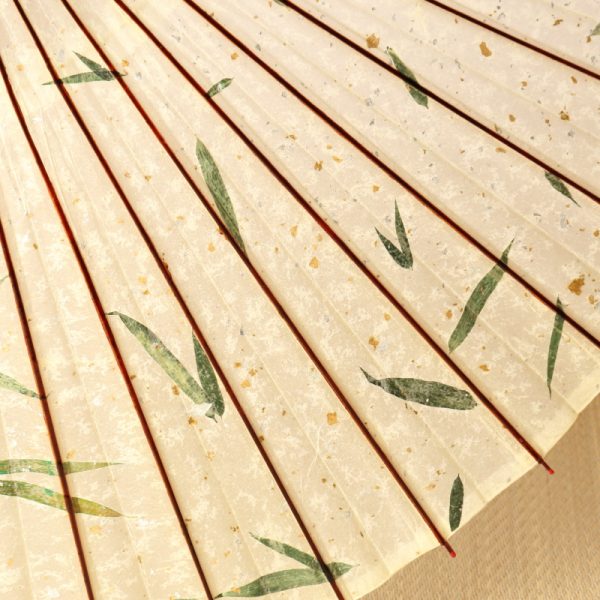 透かし葉の入った和紙、笹の葉の雨傘